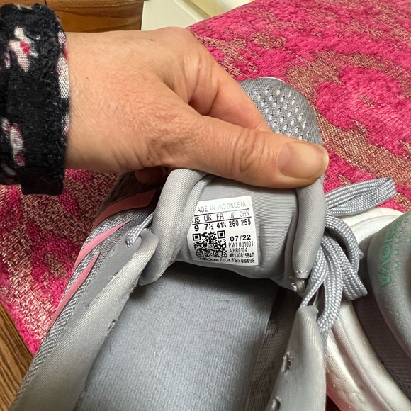 Adidas almost new - Picture 3 of 5